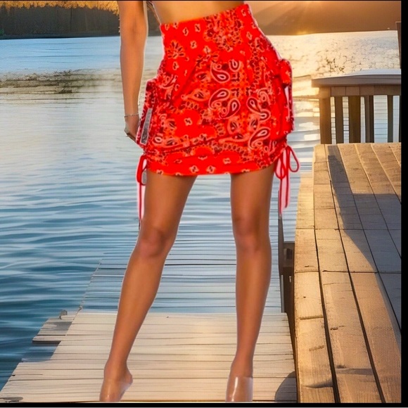 Cashew Drawstring Ruched Side Crop Top & Ruched Drawstring Side Pocket Skirt Set - Picture 7 of 10